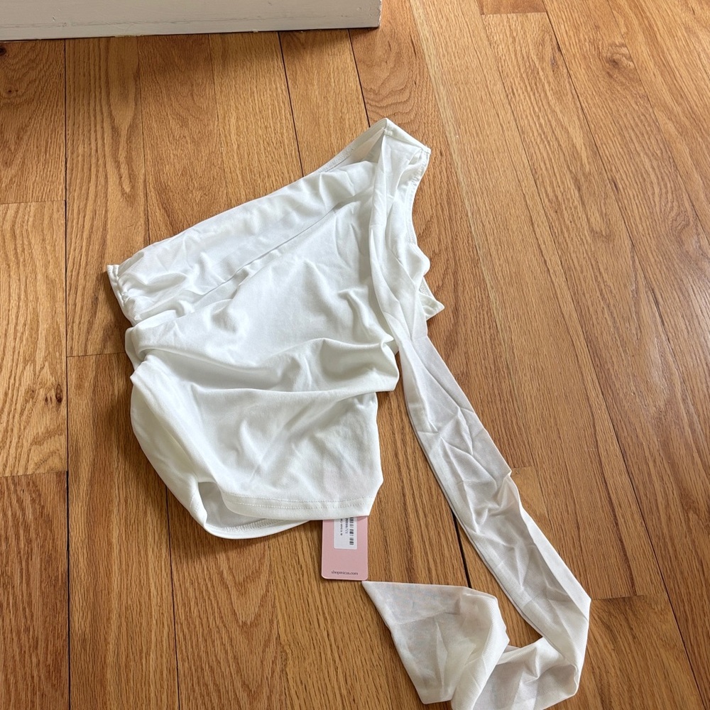 One-Shoulder White Bandeau Top with Draped Sleeve